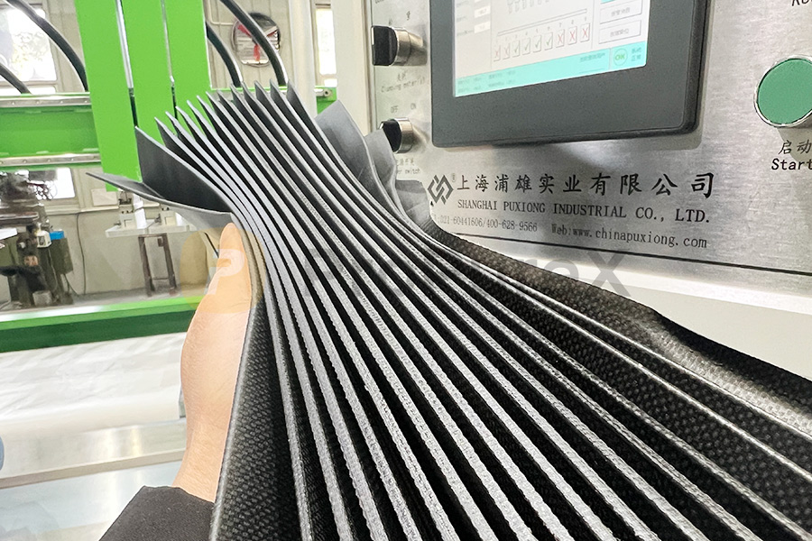 PVC风琴护罩多折页一次性焊接系统